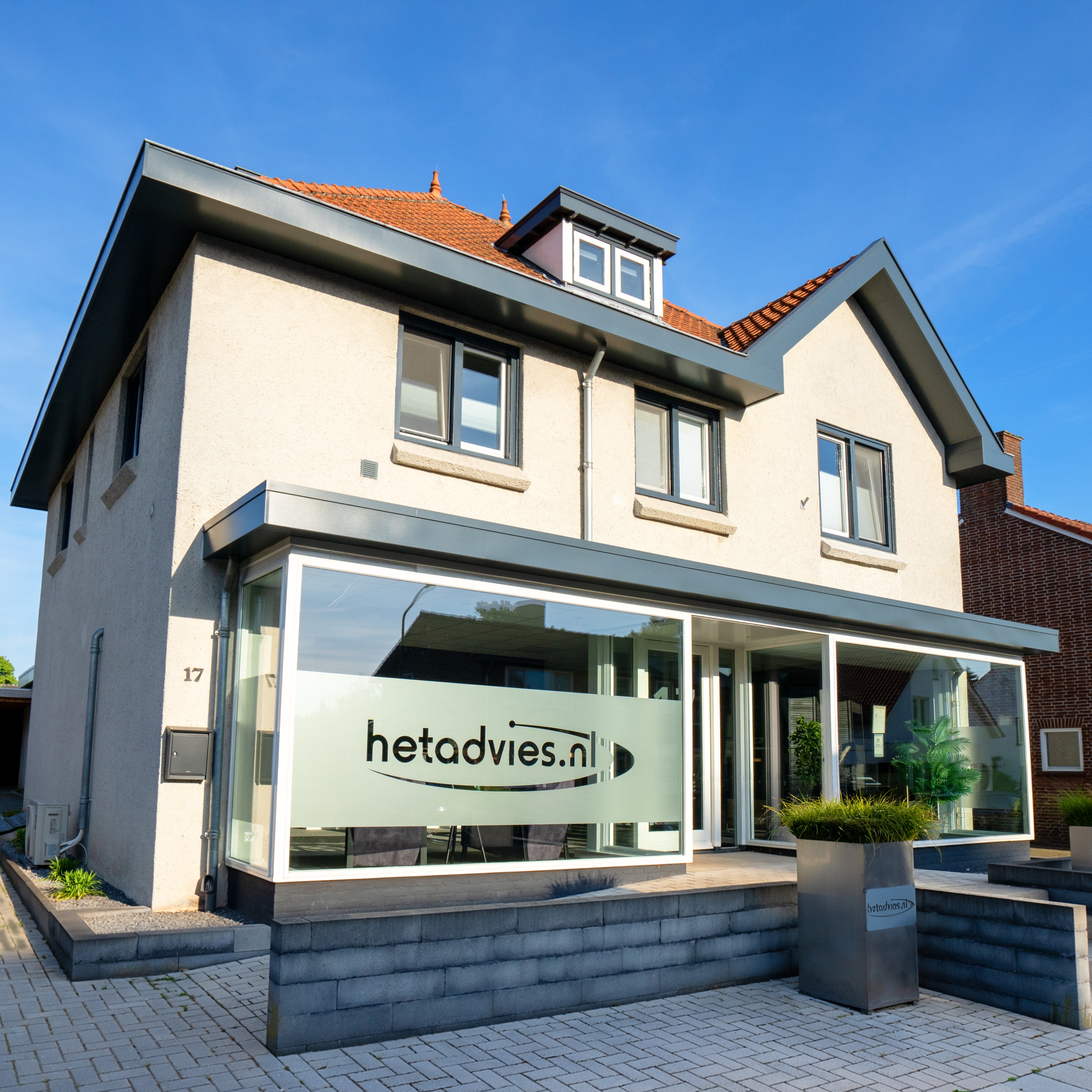 Kantoor hetadvies.nl aan de Stationsstraat 17 in Mill